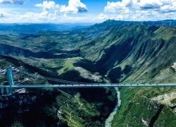 Trung Quốc sắp thông xe "cầu cao nhất thế giới"