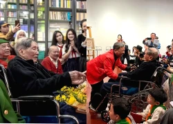 Nhạc sĩ ở nhà tập thể phố Vạn Bảo, Hà Nội: U100 vẫn nhận giải thưởng khủng và mối tình sâu nặng với vợ