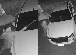 Truy tìm người đàn ông che dù dùng vật cứng đập phá ô tô