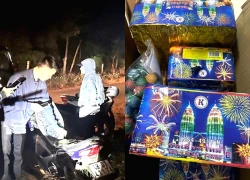 Công an bắt giữ cặp đôi chở bao tải pháo hoa ở Lâm Đồng