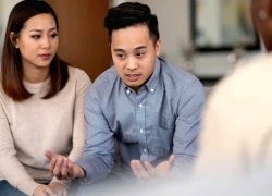 Không hiểu sao chồng tôi chê 'của cho là của nợ' mỗi khi bố mẹ chồng cho nhà cửa, cho tiền