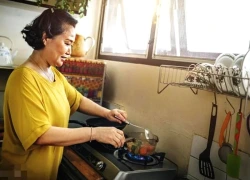 Lương hưu 5 triệu, cụ bà vẫn sống vui vẻ, đủ đầy nhờ một quyết định