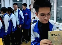 Phát hiện học sinh một lớp cứ đến giờ ra chơi là lẳng lặng xếp hàng trước bàn một bạn: Chuyện gì đây?