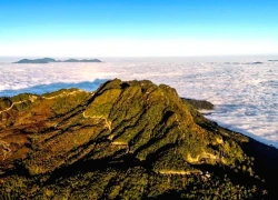 Chiêu Lầu Thi: Chinh phục đỉnh 'chín tầng thang' giữa biển mây Hoàng Su Phì