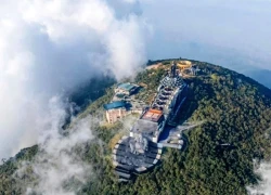 Lạc giữa mây trời trên đỉnh núi cao nhất Nam Bộ