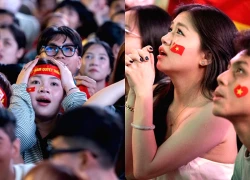 Nước mắt người hâm mộ khi U23 Việt Nam thua trắng Trung Quốc