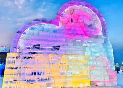 Cáp Nhĩ Tân: Khám phá thành phố pha lê 1,2 triệu m2 rực rỡ dưới ánh sáng AI