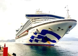 Hàng ngàn du khách Mỹ theo đường biển đến tham quan Khánh Hòa