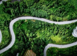 Khách Tây gọi Hà Giang là 'cung đường nguy hiểm nhất' Việt Nam