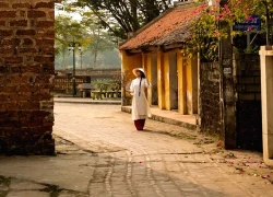 Làng cổ Đường Lâm hút khách đến chụp áo dài giữa không gian làng quê Bắc Bộ