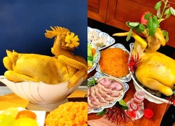 Vì sao mâm cỗ Tết không thể thiếu gà luộc nguyên con?