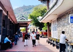 An Giang: Dòng người đổ về Miếu Bà Chúa Xứ tạ lễ, gửi gắm ước nguyện cuối năm