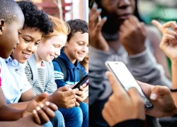 Canada xem xét cấm trẻ em sử dụng mạng xã hội