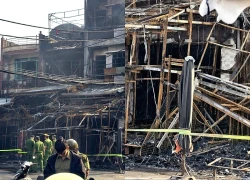 Cháy lớn ở TPHCM, nhiều căn nhà bị thiêu rụi