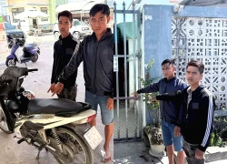 Hai kẻ gian bị bắt ngay khi vừa trộm xe ở TPHCM