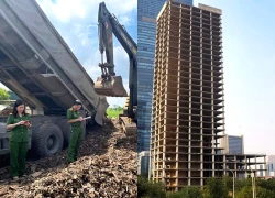 Khởi tố hai vụ chôn lấp, đổ trái phép chất thải xây dựng ở Hưng Yên