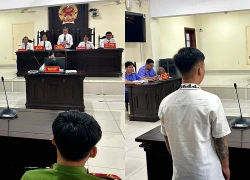Tuyên án tù kẻ đạp vào xe máy khiến cán bộ công an ngã trọng thương
