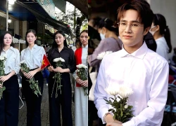 Huỳnh Lập và các nghệ sĩ cầm hoa trắng, đứng lặng đưa 731 liệt sĩ về nơi an nghỉ