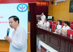 Nữ sinh nhập viện vì "nghiện" ăn uống, móc họng gây nôn
