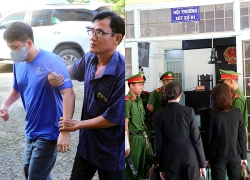 Tài xế tông tử vong nữ sinh ở Vĩnh Long đi khập khiễng tại tòa sáng 13/10