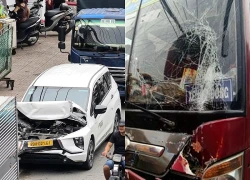 Xe giường nằm chở 20 khách tông liên hoàn 4 ô tô ở TPHCM, giao thông ùn tắc