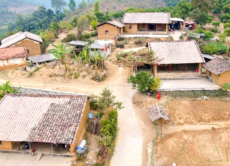 Khám phá nét độc đáo của ngôi làng cổ nép mình dưới chân núi ở Bắc Ninh