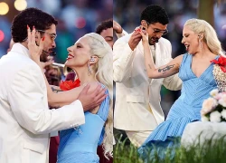 Lady Gaga 'đại náo' sân khấu Super Bowl LX của Bad Bunny, màn hợp tác trong mơ đang đến rất gần