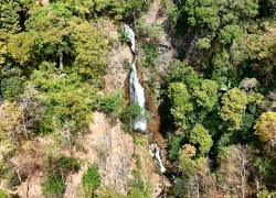 Rừng Măng Đen rực rỡ vào mùa thay lá