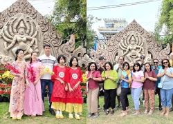 Di tích Tháp Đôi hút khách từ phù điêu Nữ thần Mahishasuramardini