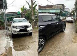 Đỗ ô tô chắn ngõ, điều thêm xe khóa đuôi còn khoe nhiều xe, công an là bạn