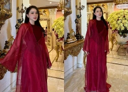 Hành động lạ của bà xã Phillip Nguyễn