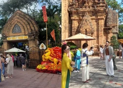 Khánh Hòa rộn ràng đón khách dịp cao điểm Tết, lan tỏa sức hút văn hóa và biển đảo