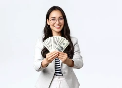 40 tuổi nhìn lại, điều đáng giá nhất tôi có không phải sự nghiệp mà là tiền tiết kiệm