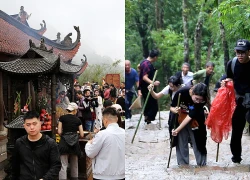 Ngàn người mặc áo mưa leo đỉnh Yên Tử ngày chính hội