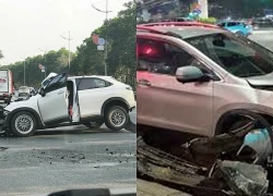 Ô tô con "vỡ toác" sau cú tông xe chở rác trên đường ở Hà Nội