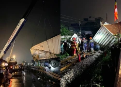 Vụ tàu tông văng xe tải ở Hà Nội: Tài xế cố vượt, mắc kẹt trên đường ray