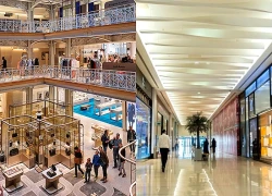 Nhiều tập đoàn bán lẻ và thương hiệu xa xỉ lớn thu hẹp hoạt động