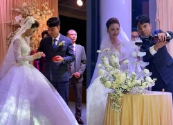 Đám cưới hot nhất hôm nay: Tiền vệ Đức Huy bảnh bao hôn MC Huyền Trang Mù Tạt trên lễ đường