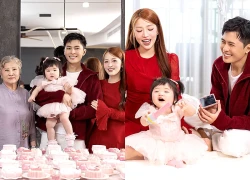 Bố mẹ chồng Puka dự thôi nôi cháu nội, một chi tiết gây chú ý