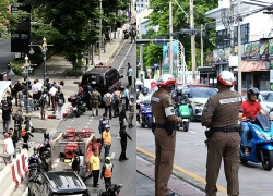 Xe chở nghị sĩ Thái Lan bị tấn công