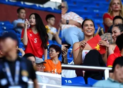 Doãn Hải My đọ sắc với vợ Hoàng Hên trên khán đài cổ vũ tuyển Việt Nam: Viusal xinh bất chấp cam thường!