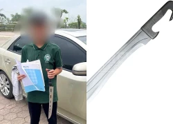 Nam sinh lớp 9 giấu thanh kiếm trong trường để đánh nhau
