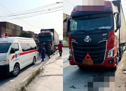 Nhặt ve chai trước đầu xe tải, một phụ nữ bán vé số bị cán tử vong ở TPHCM