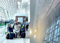 Sập trần nhà ga, nước chảy xối xả như thác ở sân bay lớn của Đông Nam Á