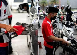 Xung đột tại Trung Đông: Các nước đẩy mạnh ứng phó 'bão giá' nhiên liệu