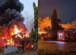 Cháy lớn tại nhà xưởng gần cây xăng ở TPHCM