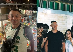 Chàng trai người Mỹ mê bánh bao, mua vé máy bay 1 chiều để ở lại Việt Nam