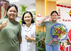 Cô bé ung thư máu 'ôm' sách vở tự học trên giường bệnh