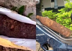 Người đàn ông chở đầu đạn cối đến trụ sở công an để giao nộp
