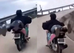 Phóng xe máy với tư thế lạ, nam thanh niên bị tịch thu phương tiện